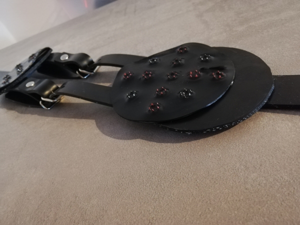 Latex Spike Pads + Brusthalter/Harness